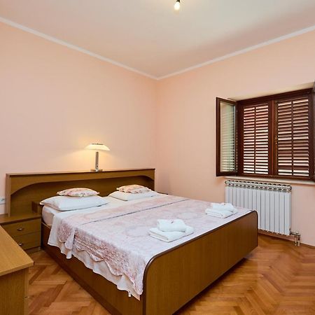 Helton Seaview Apartments Орашац Екстериор снимка