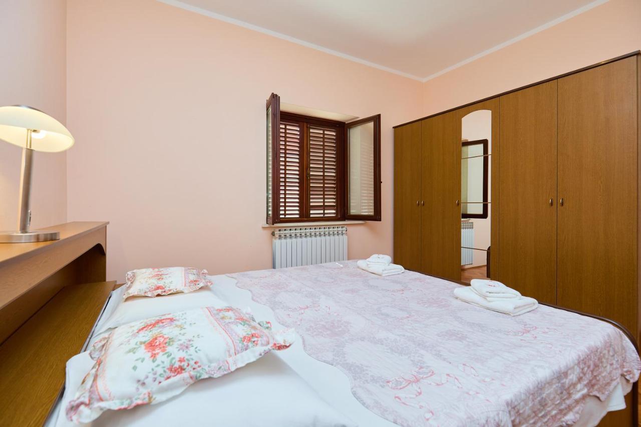 Helton Seaview Apartments Орашац Екстериор снимка