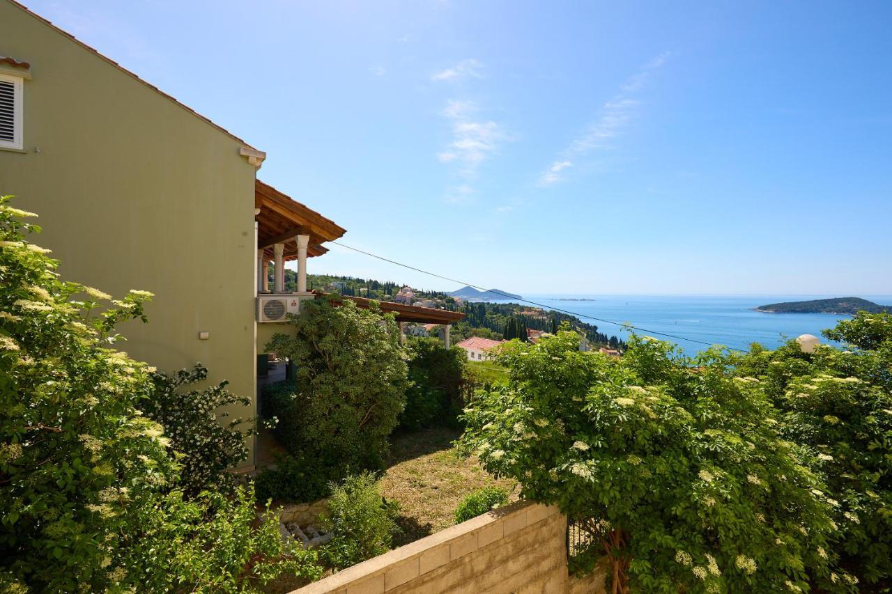 Helton Seaview Apartments Орашац Екстериор снимка