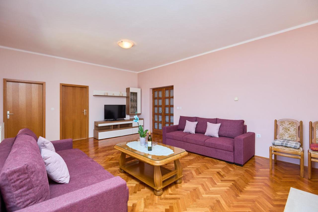 Helton Seaview Apartments Орашац Екстериор снимка