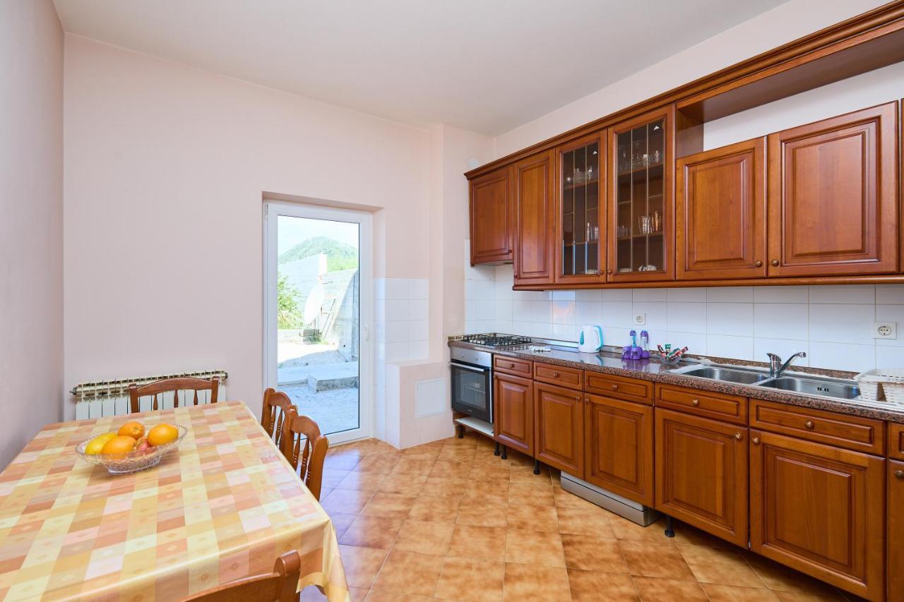 Helton Seaview Apartments Орашац Екстериор снимка