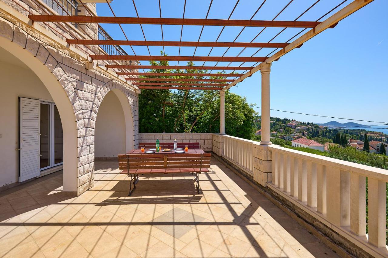 Helton Seaview Apartments Орашац Екстериор снимка