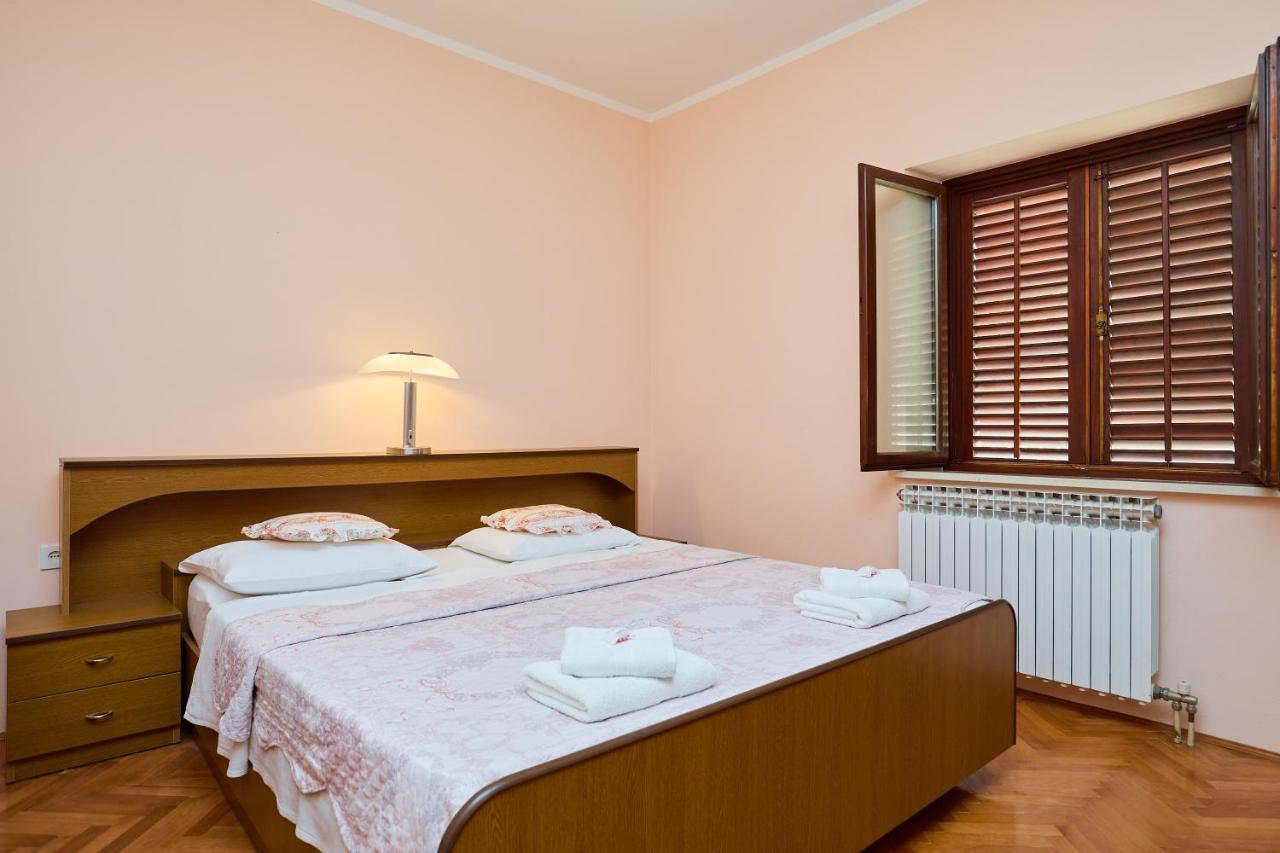 Helton Seaview Apartments Орашац Екстериор снимка