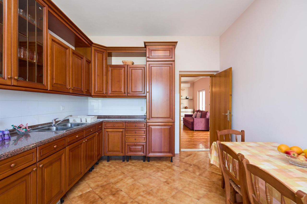 Helton Seaview Apartments Орашац Екстериор снимка