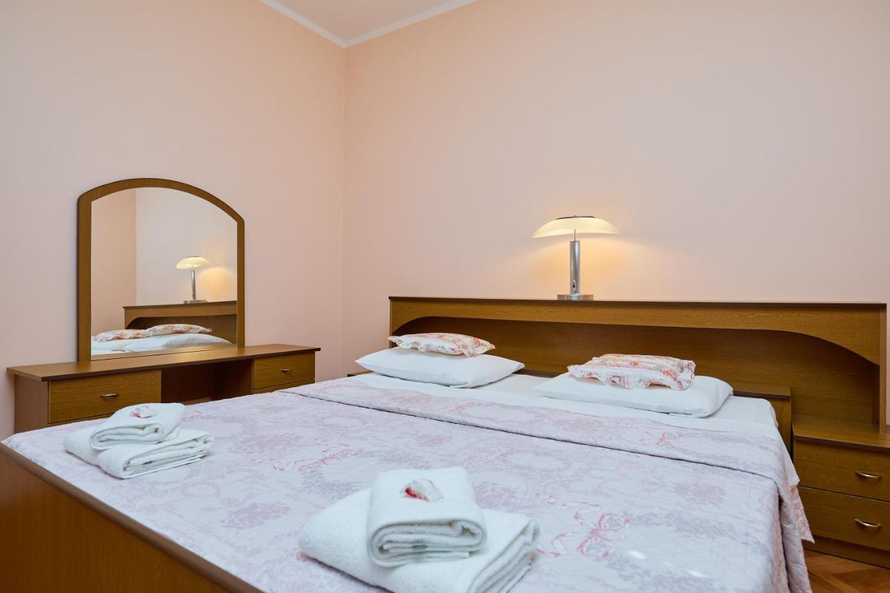 Helton Seaview Apartments Орашац Екстериор снимка