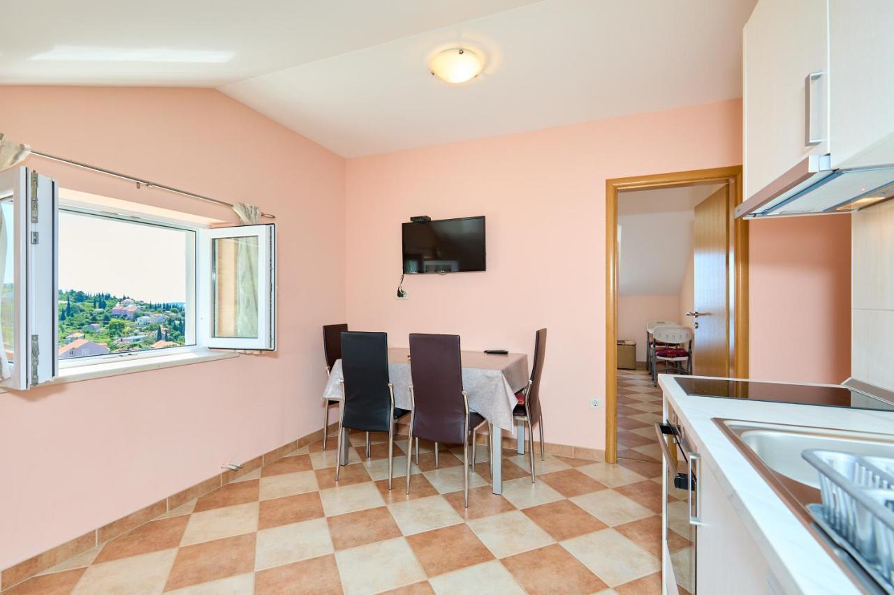 Helton Seaview Apartments Орашац Екстериор снимка