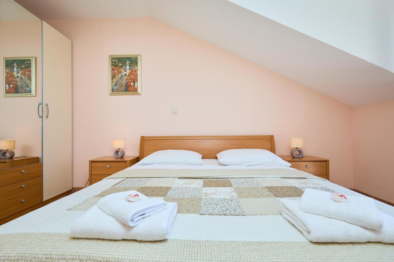 Helton Seaview Apartments Орашац Екстериор снимка