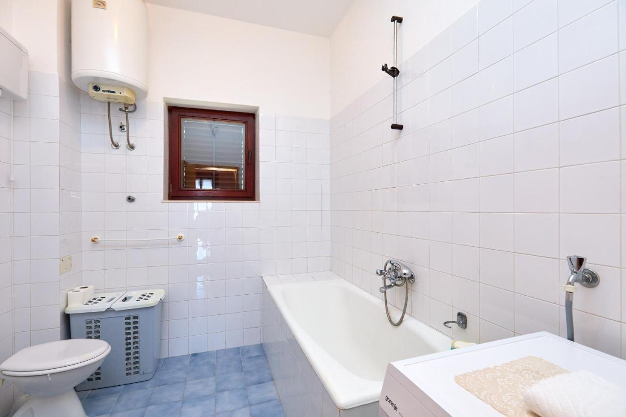 Helton Seaview Apartments Орашац Екстериор снимка