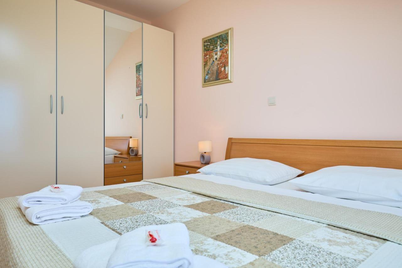 Helton Seaview Apartments Орашац Екстериор снимка