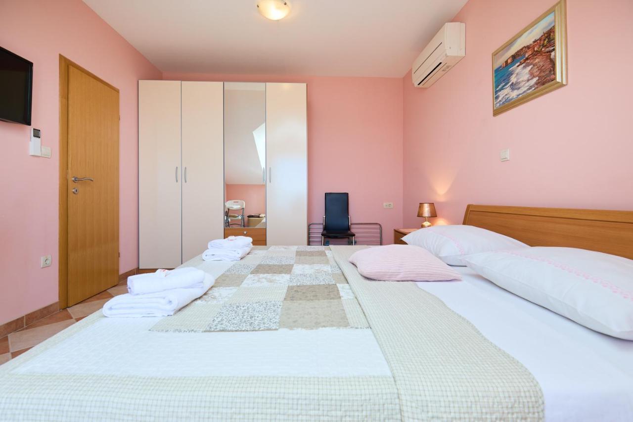 Helton Seaview Apartments Орашац Екстериор снимка