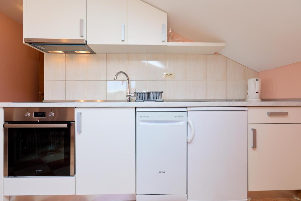 Helton Seaview Apartments Орашац Екстериор снимка